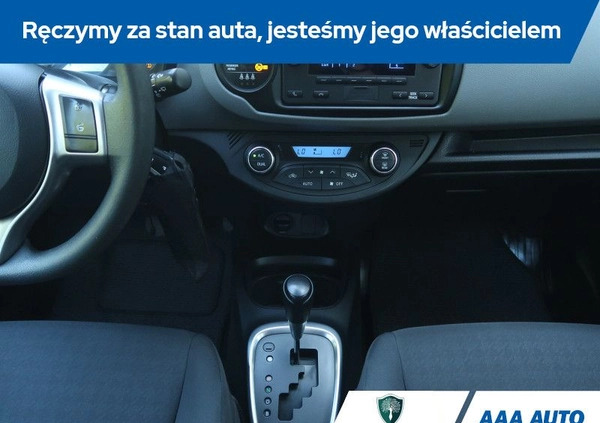 Toyota Yaris cena 45000 przebieg: 147068, rok produkcji 2017 z Baranów Sandomierski małe 326